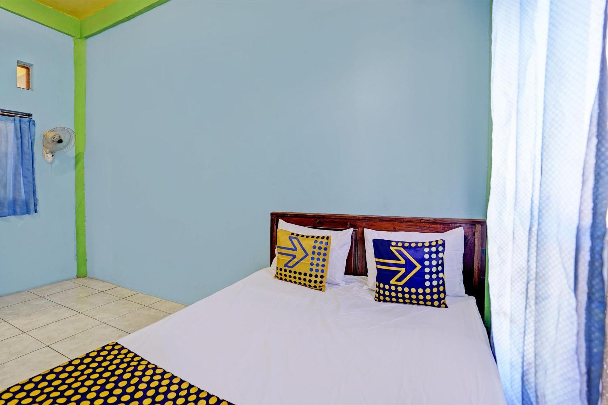 Oyo Life 93037 Nova Jaya Homestay Syariah Lamongan 外观 照片