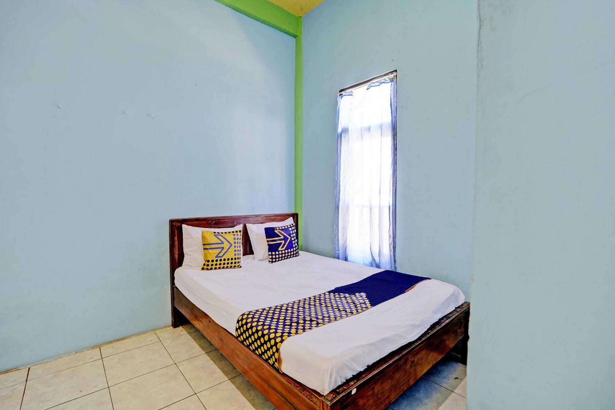 Oyo Life 93037 Nova Jaya Homestay Syariah Lamongan 外观 照片