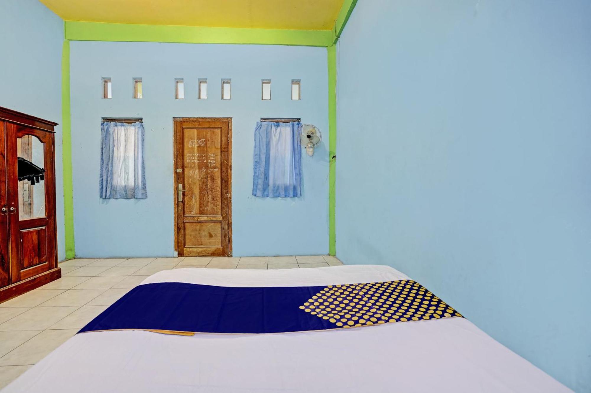 Oyo Life 93037 Nova Jaya Homestay Syariah Lamongan 外观 照片