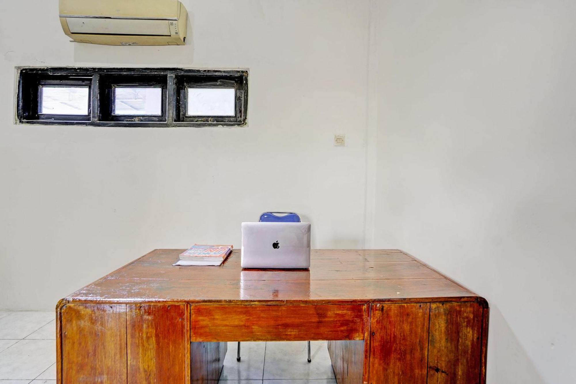 Oyo Life 93037 Nova Jaya Homestay Syariah Lamongan 外观 照片